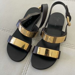 Giuseppe Zanotti Gold bar mens sandal. size 42